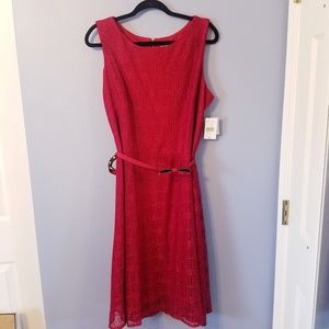 NWT Danny and Nicole Belted Sleeveless Dress